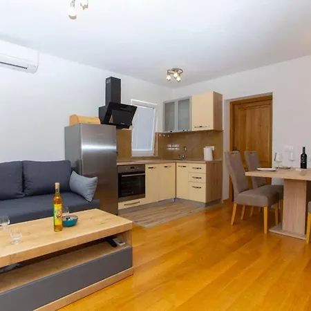 Vladimir #3 Apartment Makarska