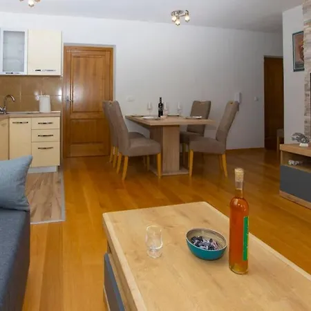 Vladimir #3 Apartamento